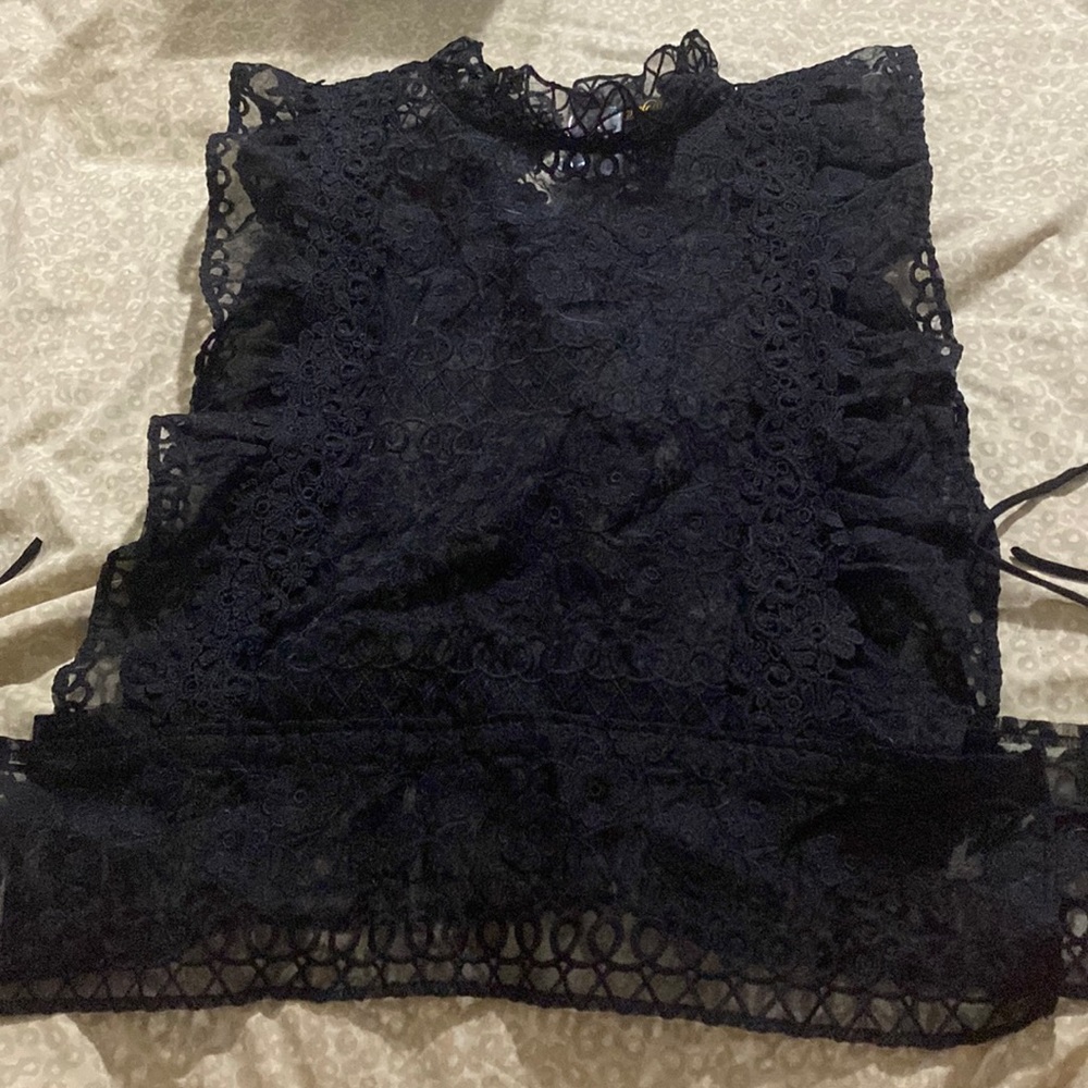 Buckle lace top with side ties